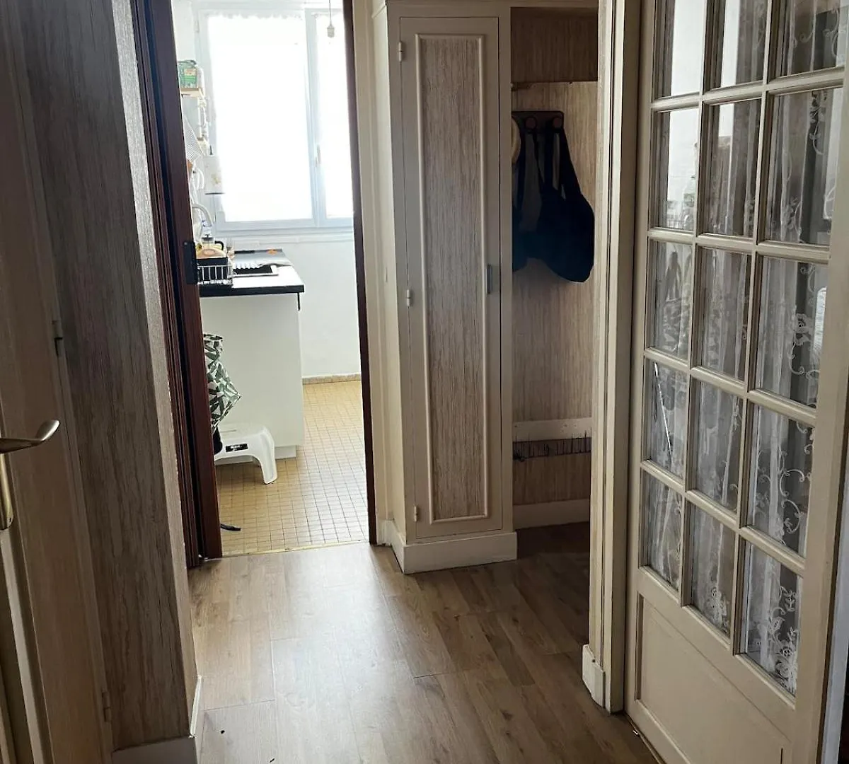 Bright Bedroom 15 Min To Paris Center With 5 Mins Walk To Metro Railway Rer B Cachan Homestay