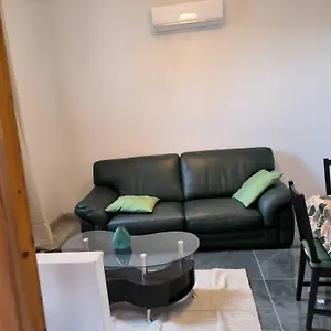 Pavillon Sur Cour 2 étage Avec Escalier Colimaçon 5 Mn Paris Appartement